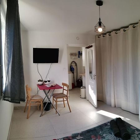 Studio Dans La Villa Les Cigales Lezignan-Corbieres Bagian luar foto