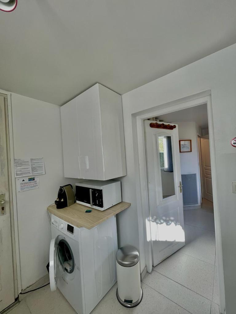 Studio Dans La Villa Les Cigales Lezignan-Corbieres Bagian luar foto