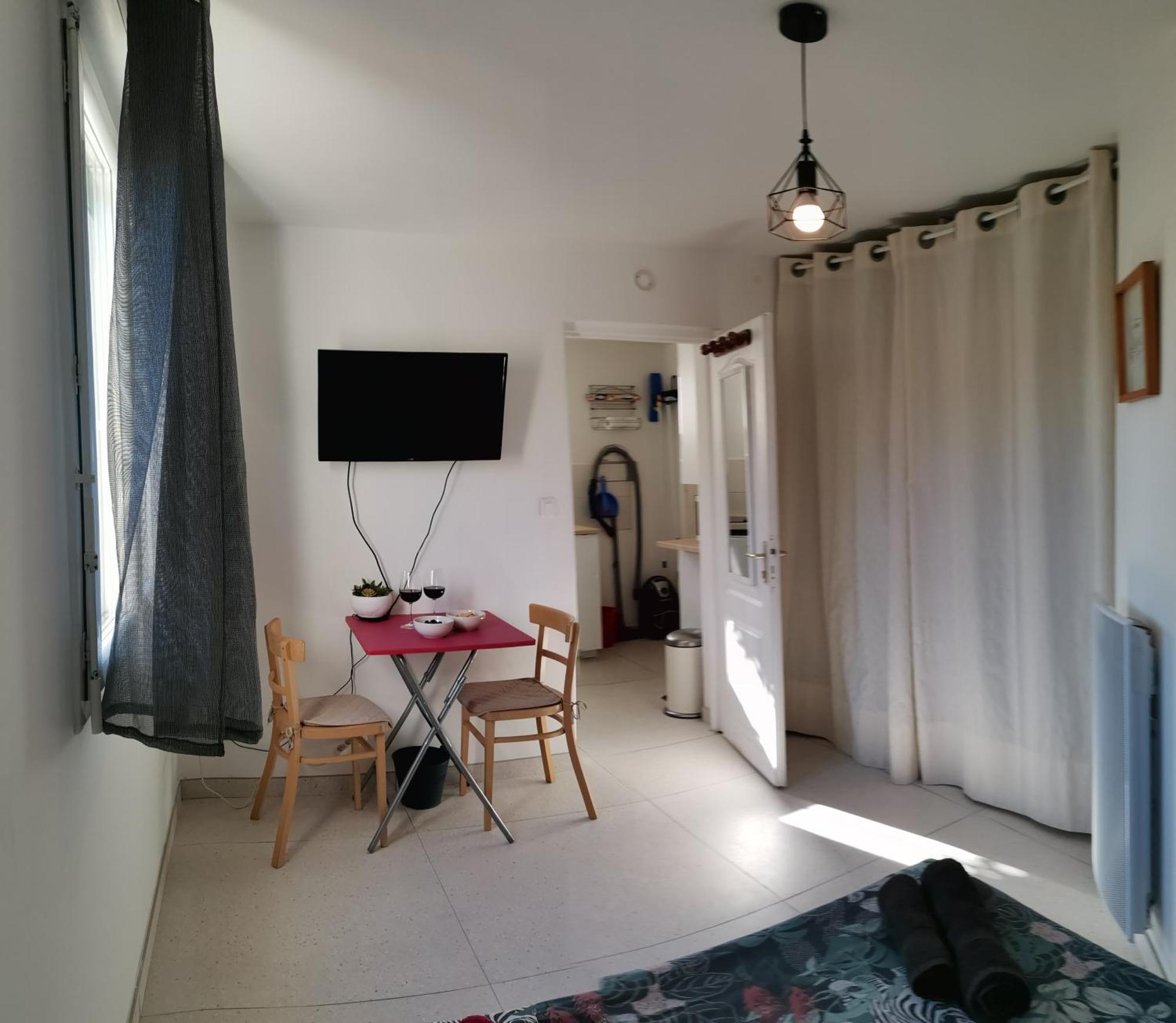 Studio Dans La Villa Les Cigales Lezignan-Corbieres Bagian luar foto